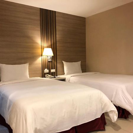גאושיונג Delton Hotel - Love River Branch מראה חיצוני תמונה