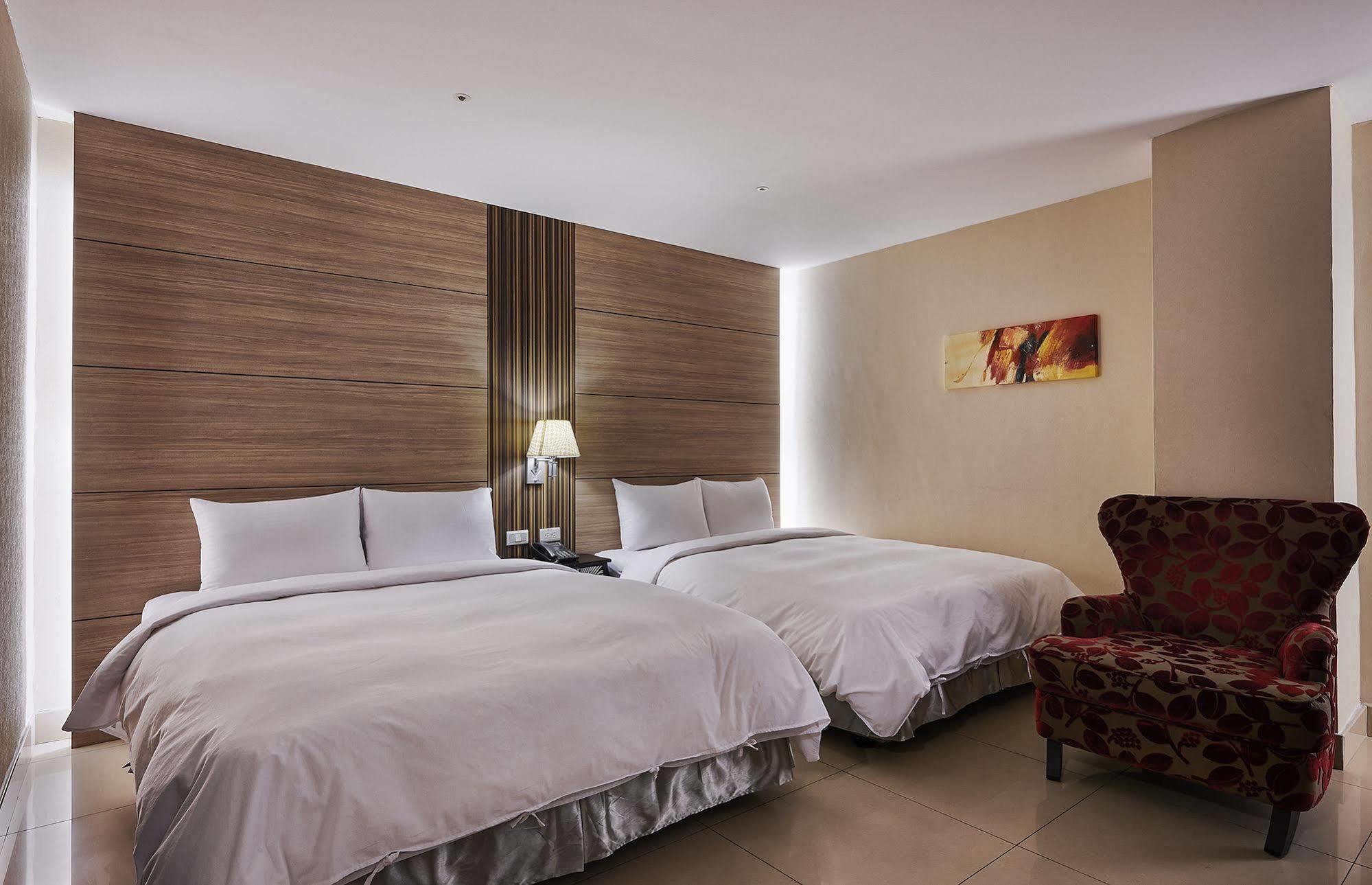 גאושיונג Delton Hotel - Love River Branch מראה חיצוני תמונה