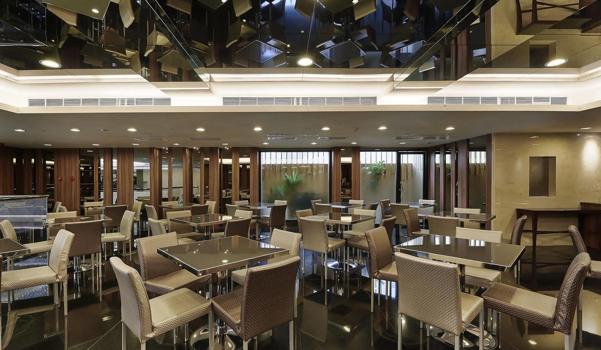 גאושיונג Delton Hotel - Love River Branch מראה חיצוני תמונה