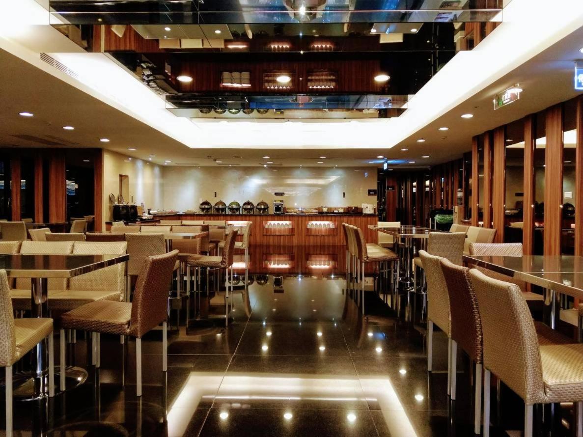 גאושיונג Delton Hotel - Love River Branch מראה חיצוני תמונה