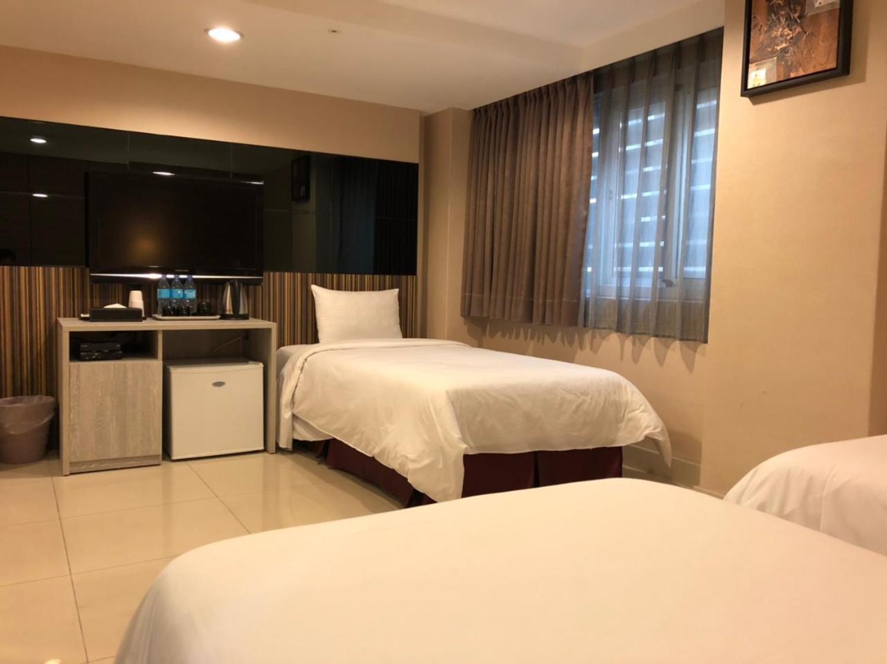 גאושיונג Delton Hotel - Love River Branch מראה חיצוני תמונה